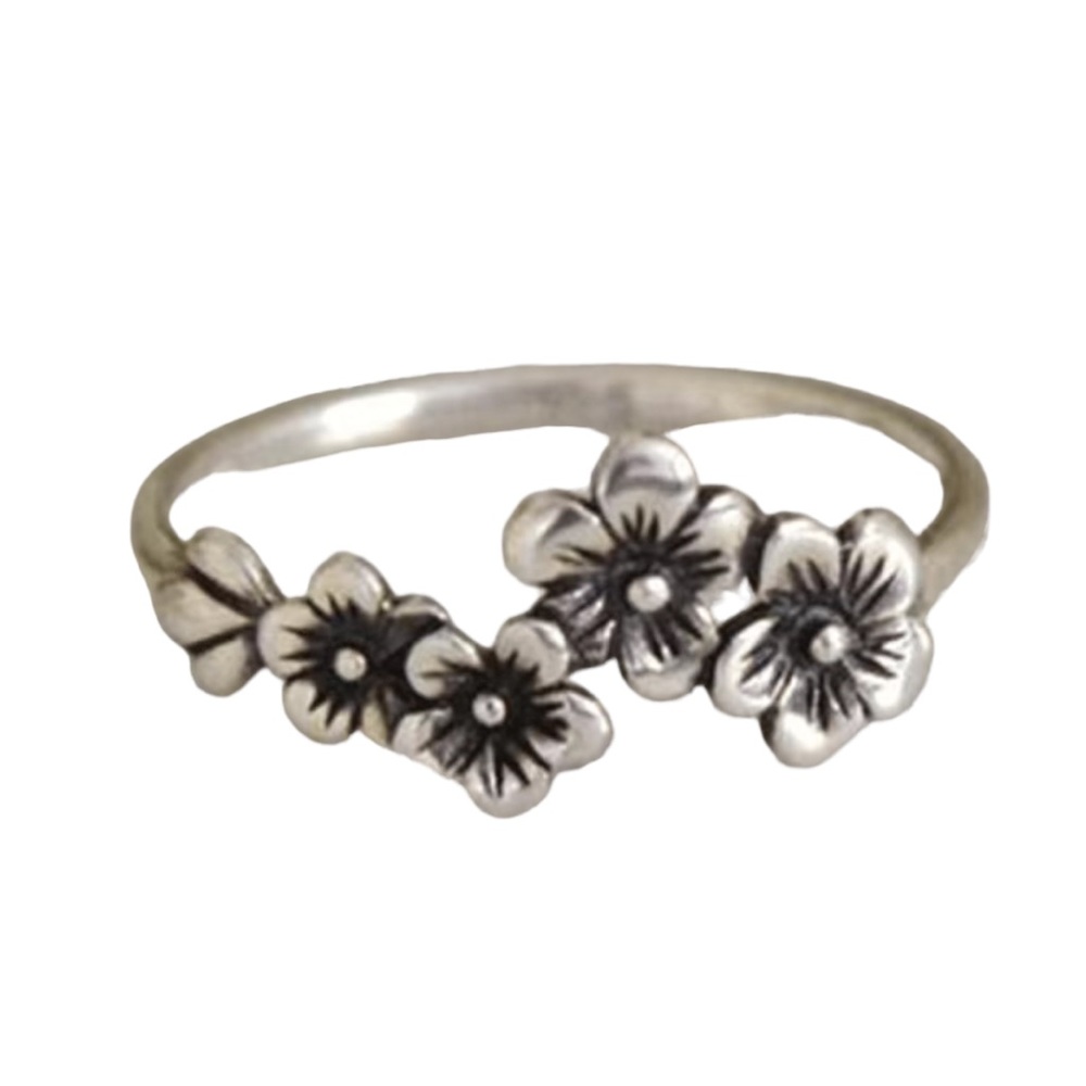 Boho Flower Design Minimalist Style Silver Ring